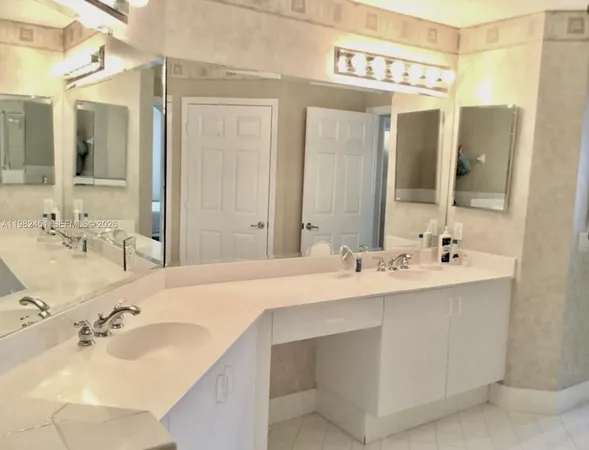 $4,400 | 11210 Northwest 73rd Terrace, Unit 11210, Doral, FL 33178