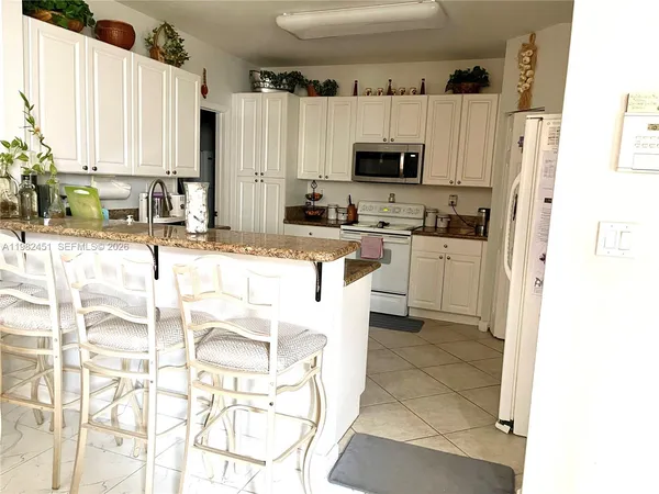 $4,400 | 11210 Northwest 73rd Terrace, Unit 11210, Doral, FL 33178