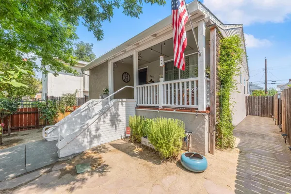 $449,999 | 3641 5th Avenue, Sacramento, CA 95817
