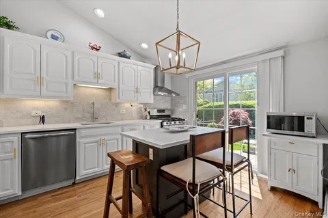 $1,299,000 | 1 Sandra Court, Glen Cove, NY 11542