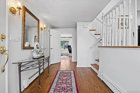 $1,299,000 | 1 Sandra Court, Glen Cove, NY 11542