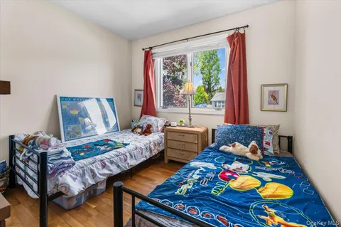 $1,299,000 | 1 Sandra Court, Glen Cove, NY 11542