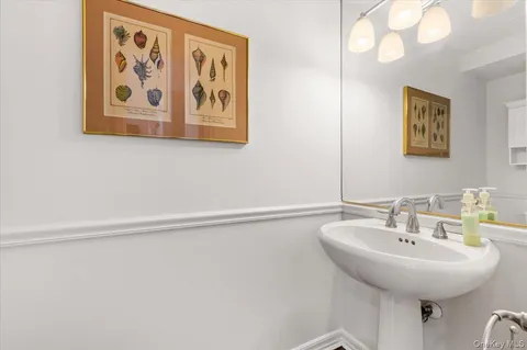 $1,299,000 | 1 Sandra Court, Glen Cove, NY 11542