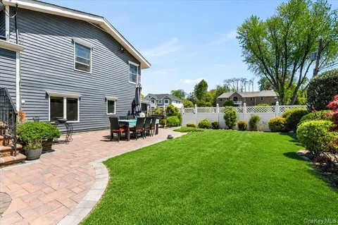 $1,299,000 | 1 Sandra Court, Glen Cove, NY 11542