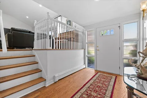 $1,299,000 | 1 Sandra Court, Glen Cove, NY 11542