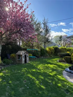 $1,299,000 | 1 Sandra Court, Glen Cove, NY 11542