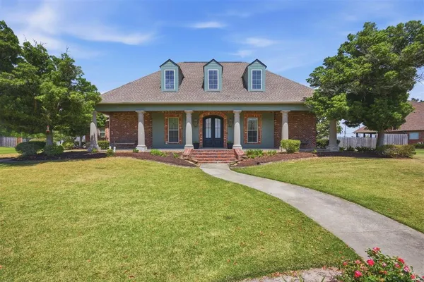 $539,999 | 829 Inwood Forest Boulevard, Sulphur, LA 70665