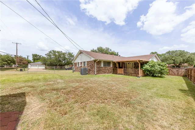 $324,900 | 3716 Tanglewood Drive, Bryan, TX 77802