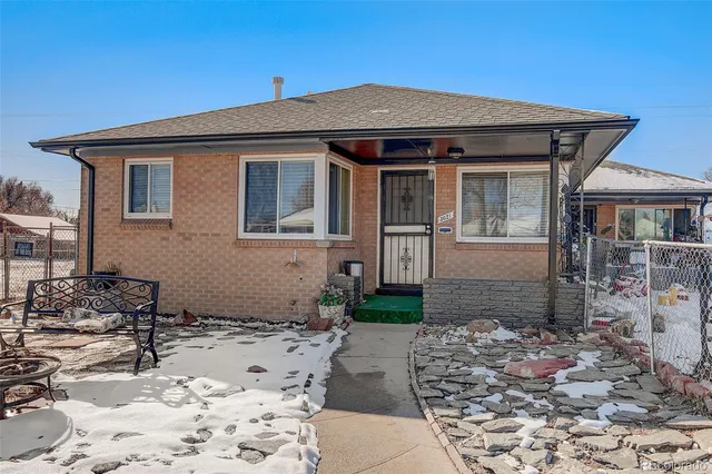 $2,100 | 3621 Grape Street, Denver, CO 80207