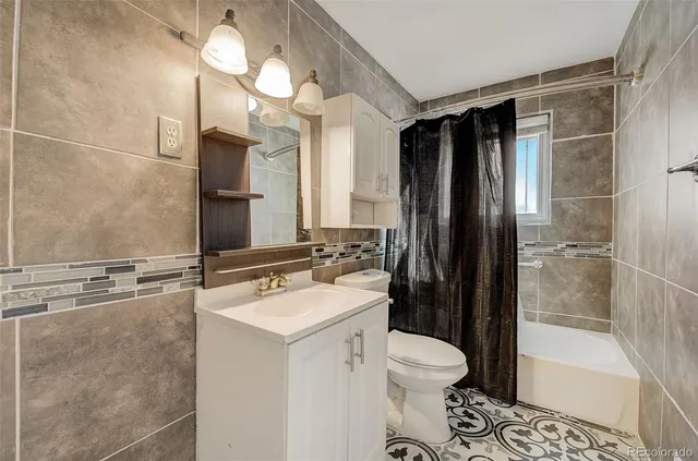 $2,100 | 3621 Grape Street, Denver, CO 80207