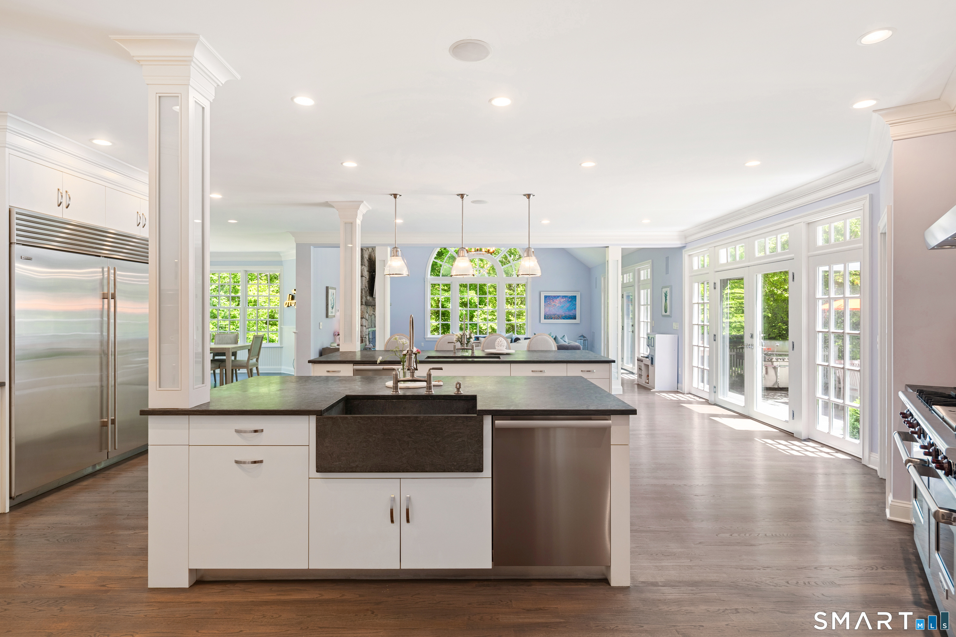 81 Lukes Wood Road New Canaan, CT 06840 - Photo 13 of 40