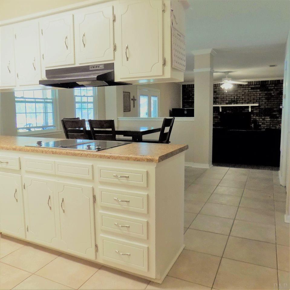 1295 Conference Road Cantonment, FL 32533 - Photo 6 of 36 Gallery Image 6