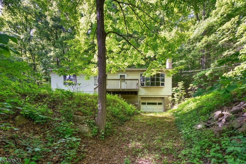 77 Sand Pond Road Hamburg, NJ 07419 - Photo 3 of 44