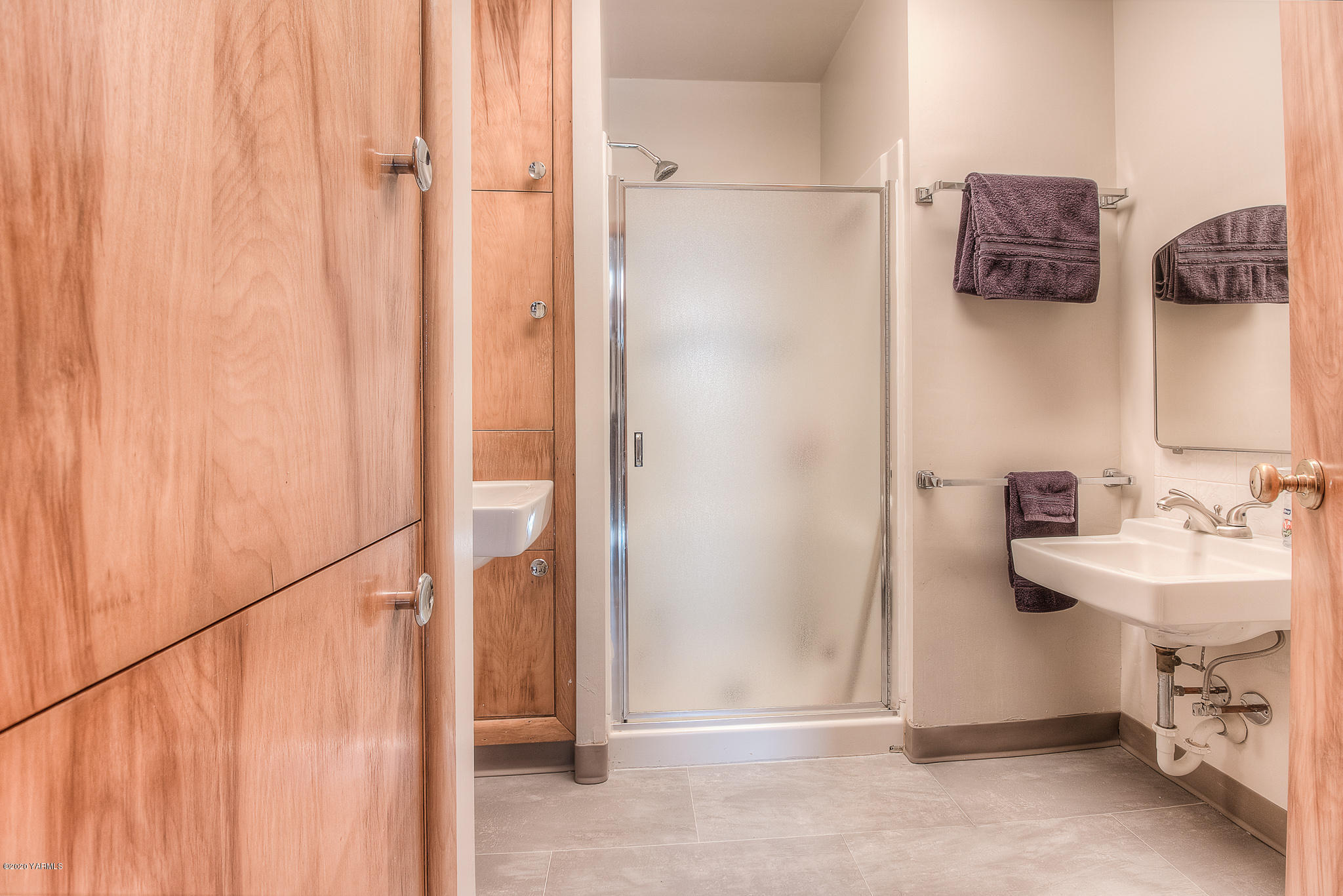 4970 Hudson Road Outlook, WA 98938 - Photo 13 of 38 a bathroom with a sink and a mirror