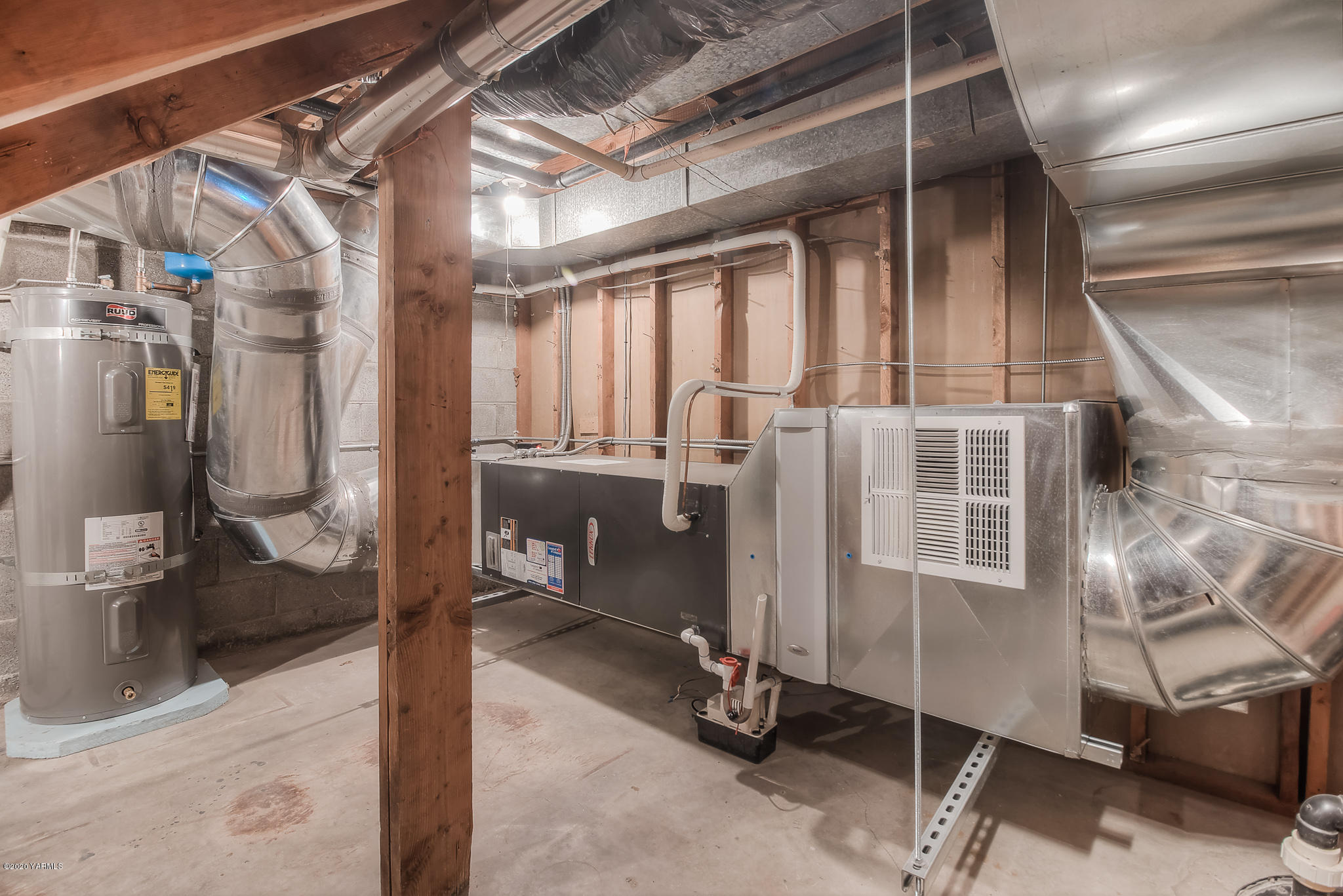 4970 Hudson Road Outlook, WA 98938 - Photo 27 of 38 a view of a storage & utility room