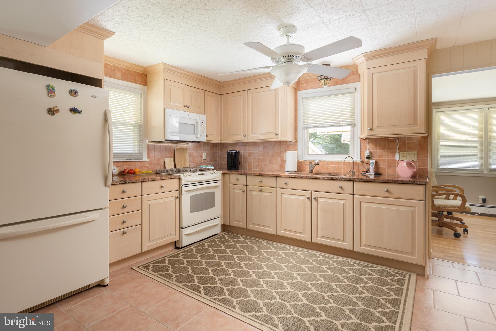 110 Hempstead Road Hamilton, NJ 08610 - Photo 9 of 34