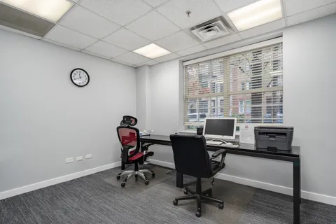 $475,000 | 21 West Chestnut Street, Unit 901, Chicago, IL 60610