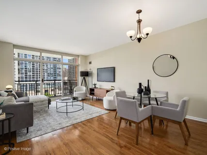 $475,000 | 21 West Chestnut Street, Unit 901, Chicago, IL 60610