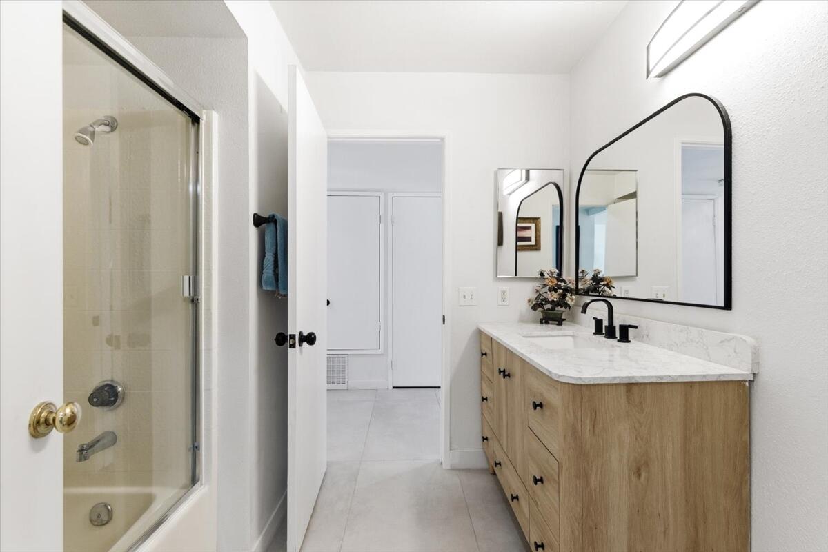 200 East Racquet Club Road, Unit 18 Palm Springs, CA 92262 - Photo 20 of 33 23-200 E Racquet Club Rd #18-18