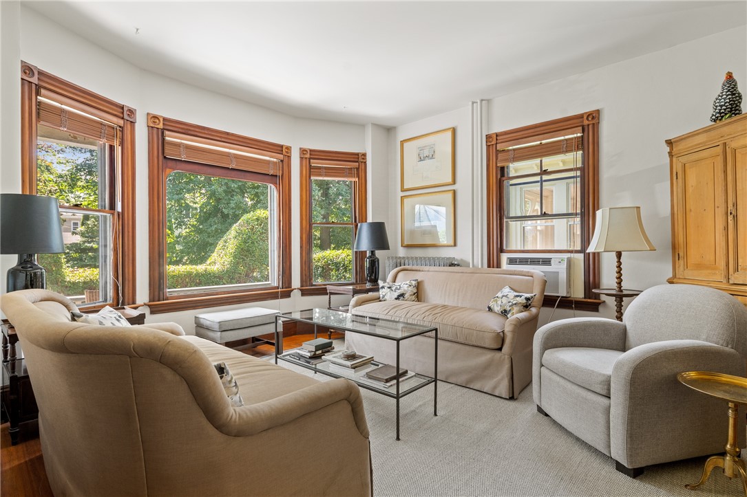 14 Greenough Place, Unit A Newport, RI 02840 - Photo 3 of 24 Sunny living room