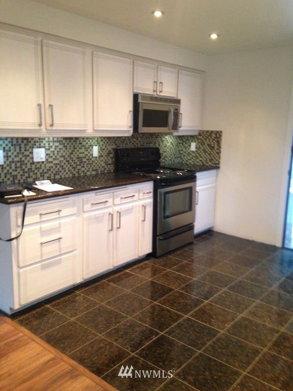 17217 26th Avenue Southeast Bothell, WA 98012 - Photo 2 of 10 Gallery Image 2