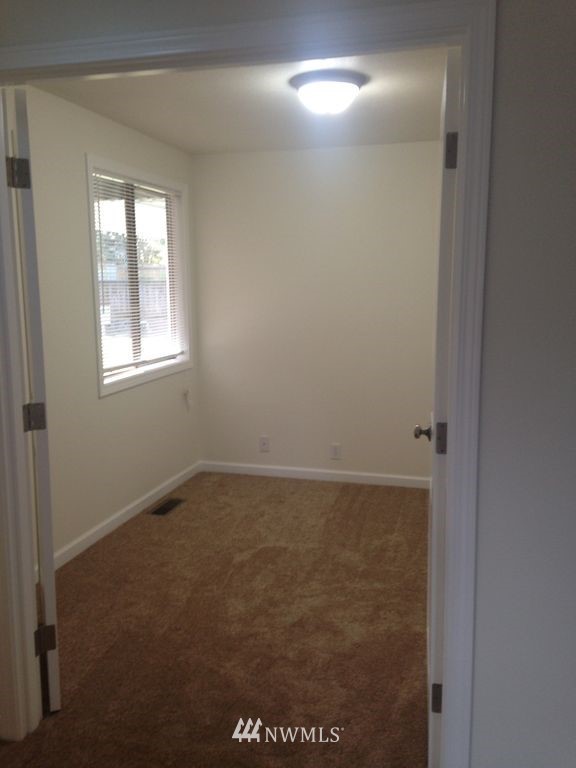 17217 26th Avenue Southeast Bothell, WA 98012 - Photo 5 of 10 Gallery Image 5