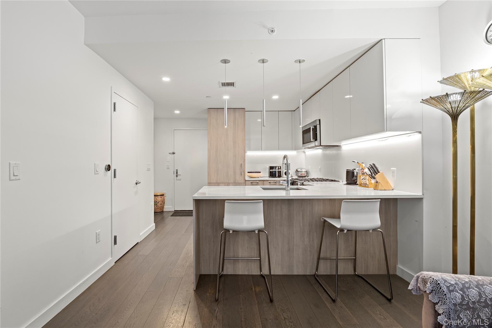 131-05 40 Road, Unit 11M Queens, NY 11354 - Photo 9 of 19