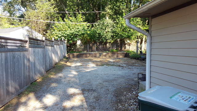 829 North Bennett Street Geneva, IL 60134 - Photo 18 of 20 a view of backyard with tree