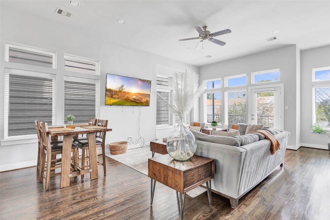 1310 Roberts Street Houston, TX 77003 - Photo 3 of 30 a living room with furniture and windows