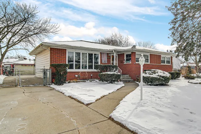 $225,000 | 17517 Shirley Drive, Lansing, IL 60438