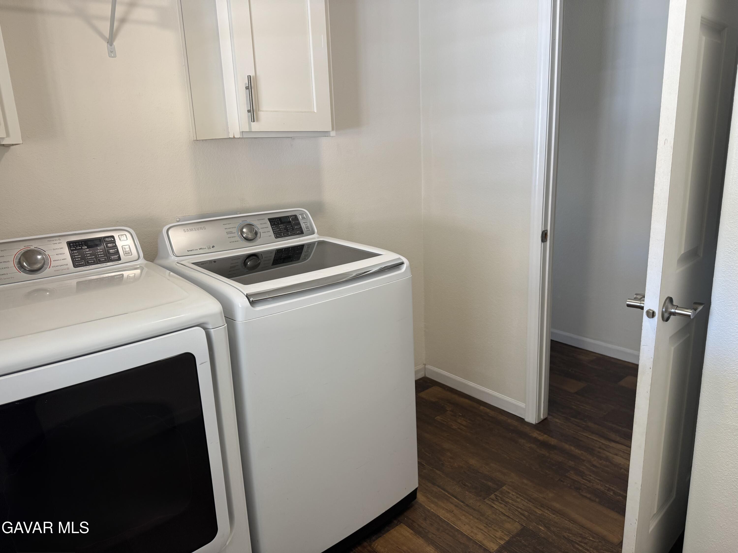 657 Lebec Road Lebec, CA 93243 - Photo 9 of 18 a utility room with dryer and washer
