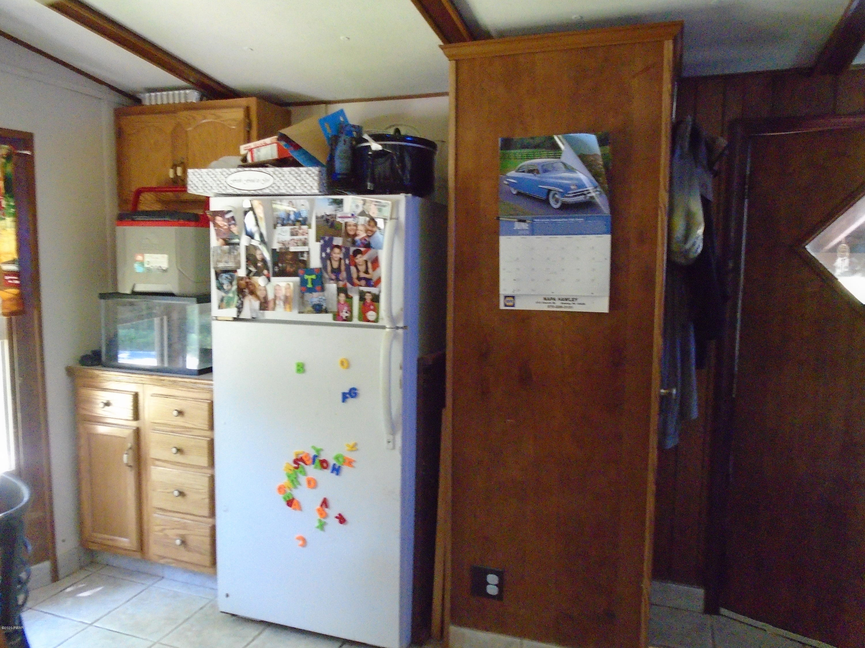 237 Everly Road Lake Ariel, PA 18436 - Photo 6 of 41 DSC04005