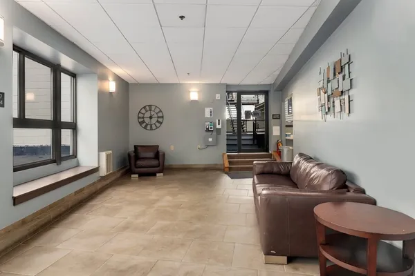 $2,950 | 12 Stoneholm Street, Unit 512, Boston, MA 02115