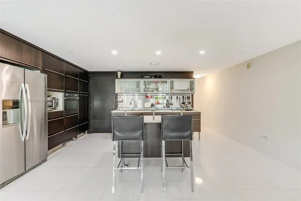 $5,900 | 6000 Collins Avenue, Unit 112, Miami Beach, FL 33140