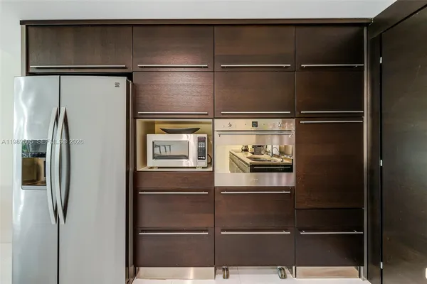 $5,900 | 6000 Collins Avenue, Unit 112, Miami Beach, FL 33140