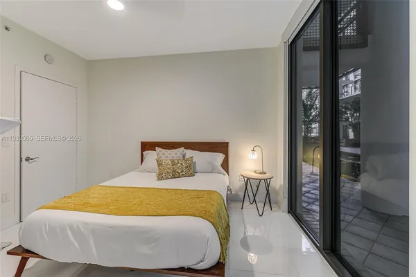 $5,900 | 6000 Collins Avenue, Unit 112, Miami Beach, FL 33140