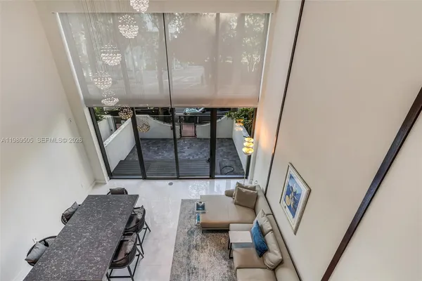 $5,900 | 6000 Collins Avenue, Unit 112, Miami Beach, FL 33140