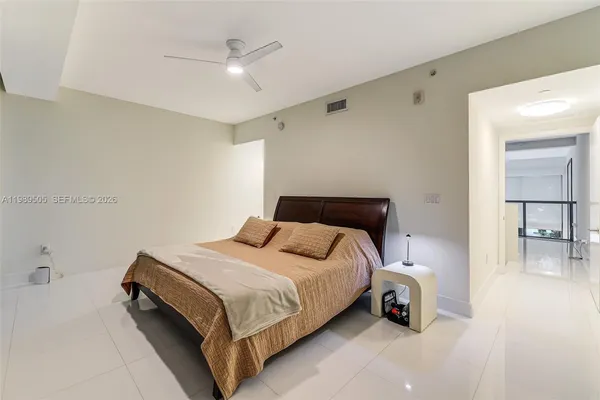 $5,900 | 6000 Collins Avenue, Unit 112, Miami Beach, FL 33140