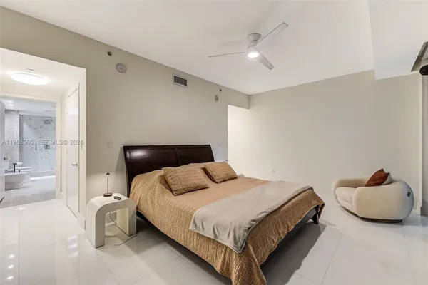 $5,900 | 6000 Collins Avenue, Unit 112, Miami Beach, FL 33140