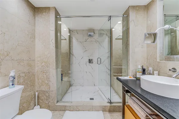 $5,900 | 6000 Collins Avenue, Unit 112, Miami Beach, FL 33140