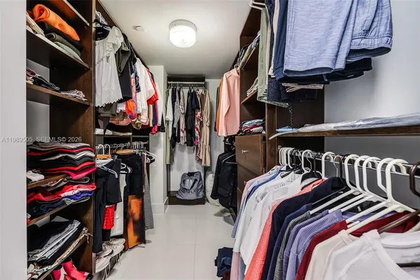 $5,900 | 6000 Collins Avenue, Unit 112, Miami Beach, FL 33140