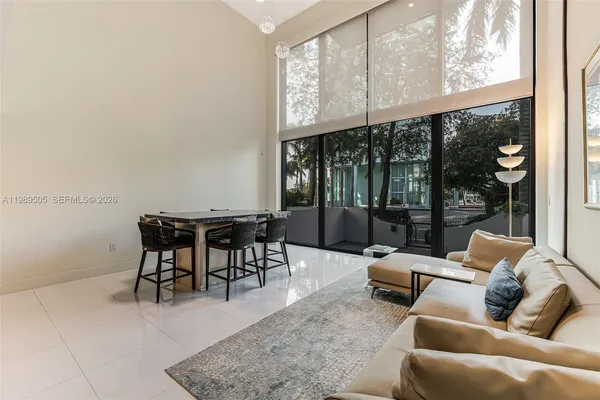 $5,900 | 6000 Collins Avenue, Unit 112, Miami Beach, FL 33140