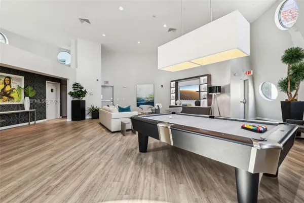 $5,900 | 6000 Collins Avenue, Unit 112, Miami Beach, FL 33140