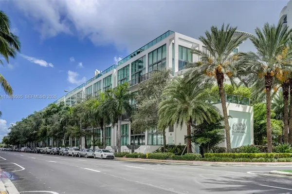 $5,900 | 6000 Collins Avenue, Unit 112, Miami Beach, FL 33140