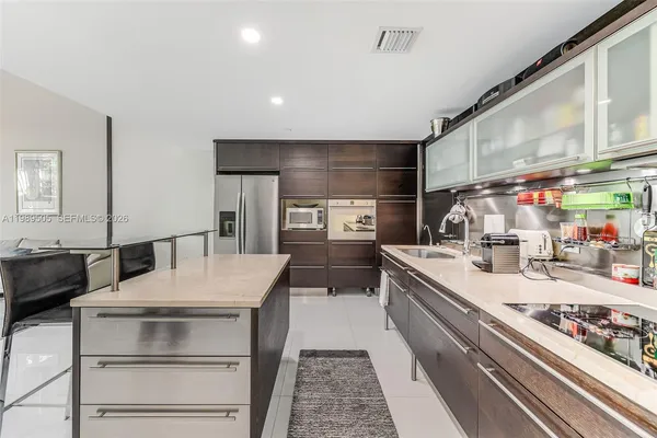 $5,900 | 6000 Collins Avenue, Unit 112, Miami Beach, FL 33140