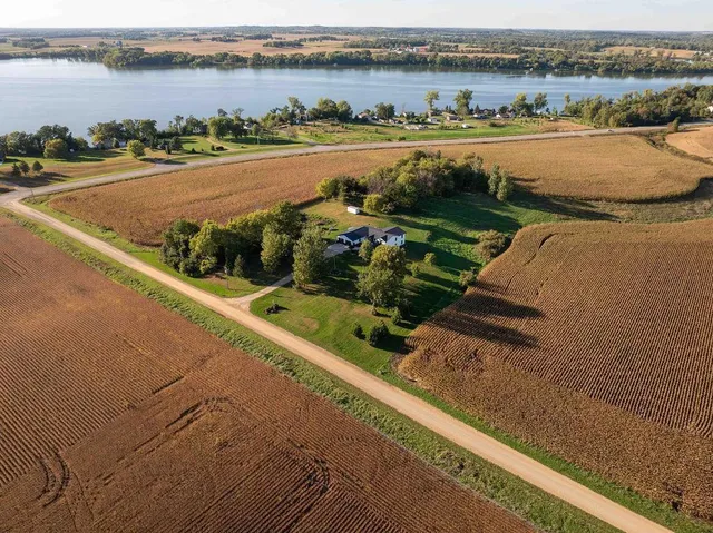 $599,900 | 3271 425th Avenue, Janesville, MN 56048