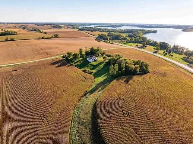 $599,900 | 3271 425th Avenue, Janesville, MN 56048