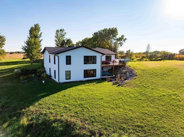 $599,900 | 3271 425th Avenue, Janesville, MN 56048