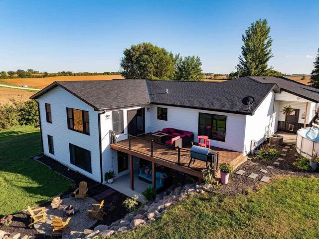 $599,900 | 3271 425th Avenue, Janesville, MN 56048