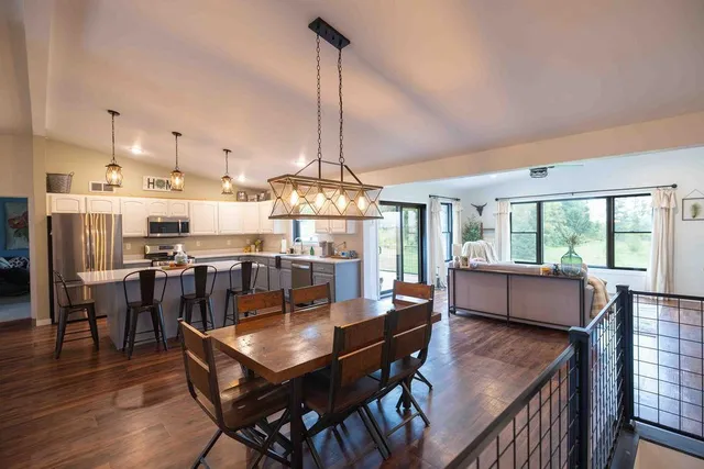 $599,900 | 3271 425th Avenue, Janesville, MN 56048